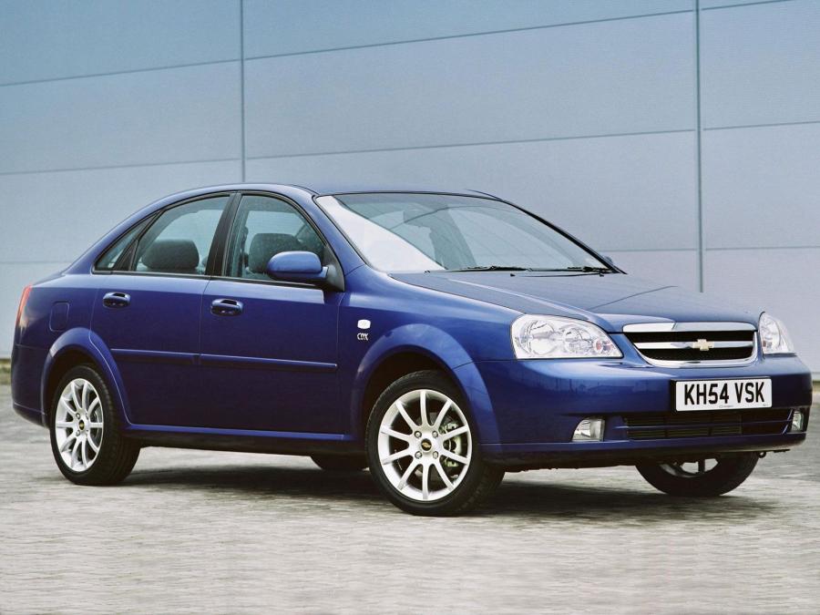  Chevrolet Lacetti Sedan CDX 2004 года  (UK) (фото 3 из 5)